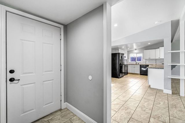 3763 E Swift Avenue, Fresno, CA 93726