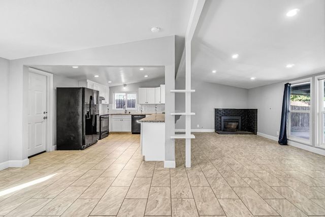 3763 E Swift Avenue, Fresno, CA 93726