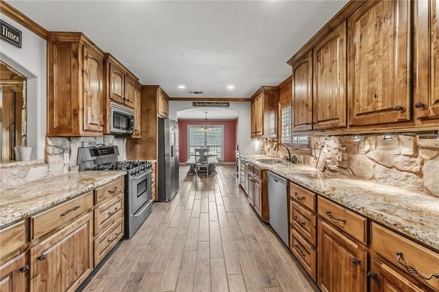 1100 Broadmoor Drive, Bryan, TX 77802