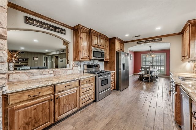 1100 Broadmoor Drive, Bryan, TX 77802