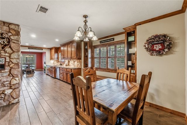 1100 Broadmoor Drive, Bryan, TX 77802