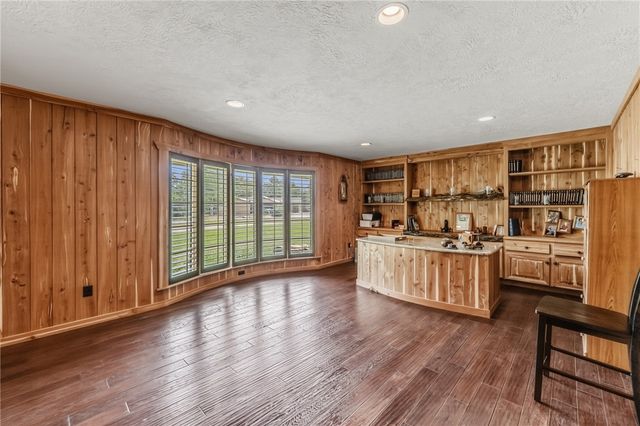 1100 Broadmoor Drive, Bryan, TX 77802