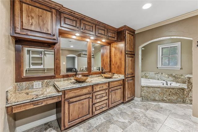 1100 Broadmoor Drive, Bryan, TX 77802