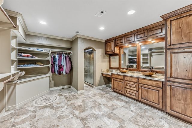 1100 Broadmoor Drive, Bryan, TX 77802