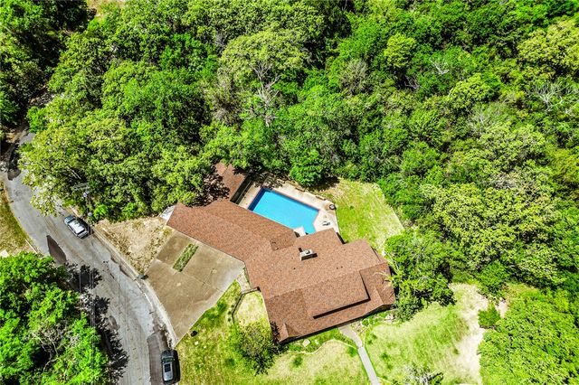 1100 Broadmoor Drive, Bryan, TX 77802