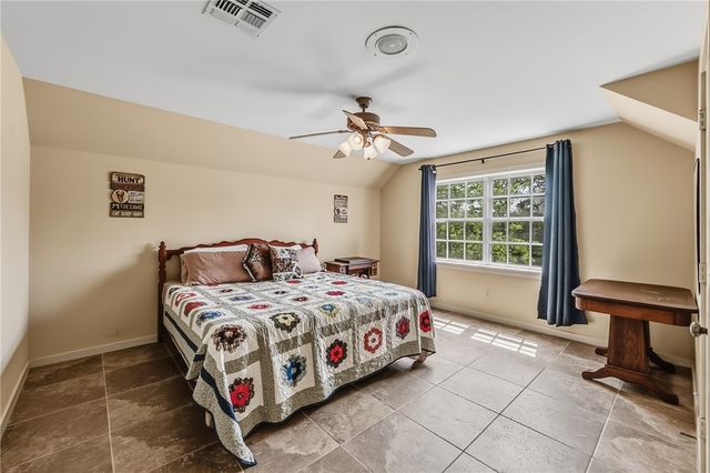 1100 Broadmoor Drive, Bryan, TX 77802