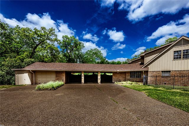 1100 Broadmoor Drive, Bryan, TX 77802