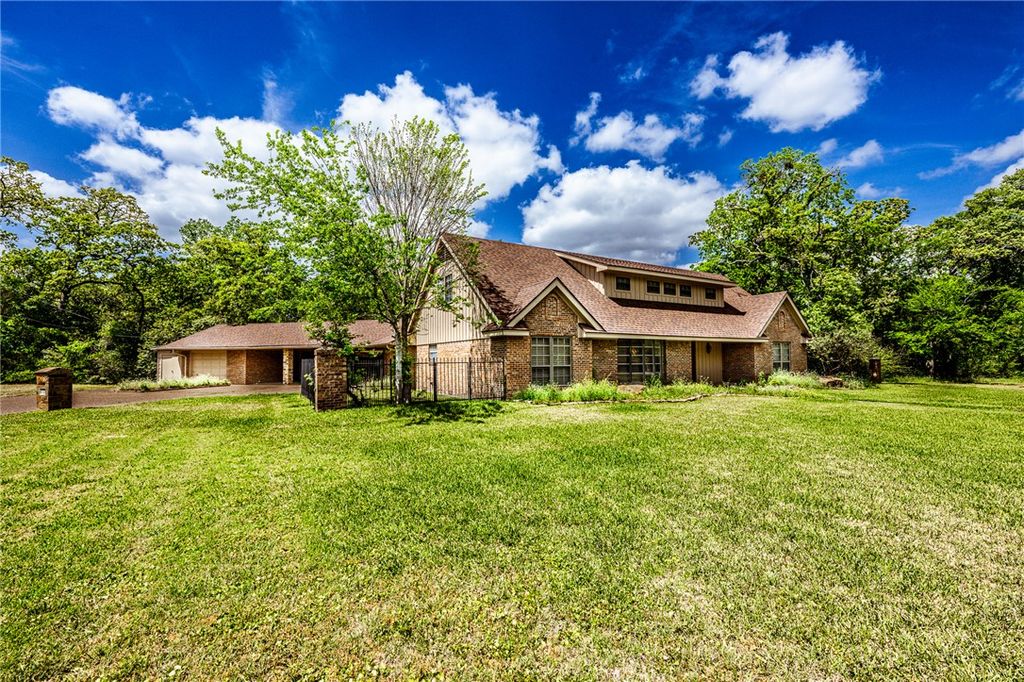 1100 Broadmoor Drive, Bryan, TX 77802 — photo 2