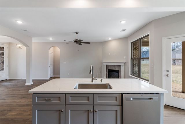 185 VALLEYVIEW LN, Oakland, TN 38060