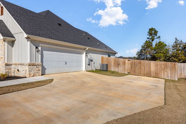 14662 Woodland Creek, Tyler, TX 75706