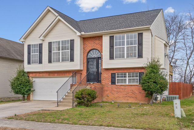125 Sumner Meadows Ln, Hendersonville, TN 37075