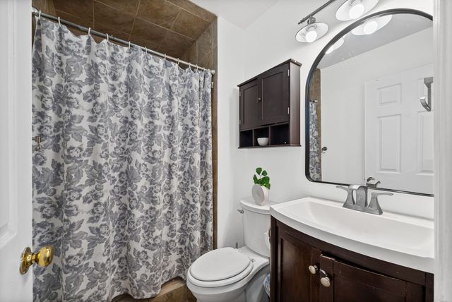 125 Sumner Meadows Ln, Hendersonville, TN 37075