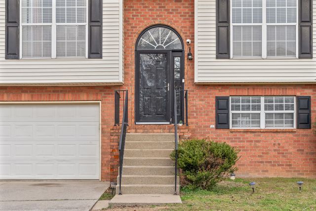 125 Sumner Meadows Ln, Hendersonville, TN 37075