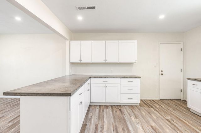 1000 Calle De Celina NW, Corrales, NM 87048