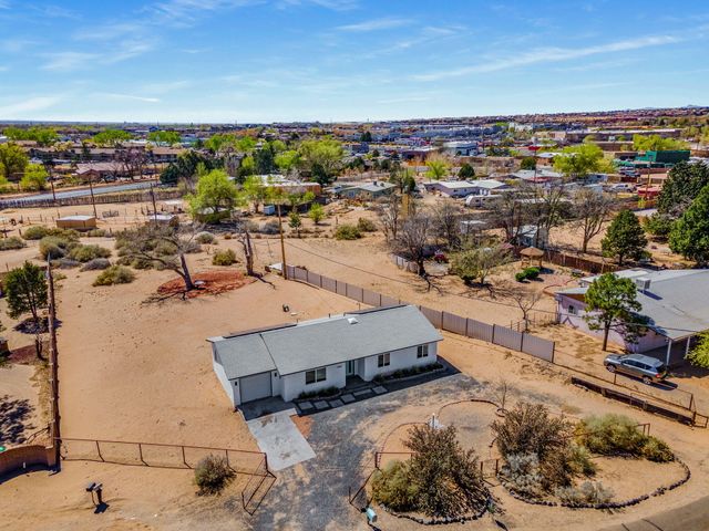 1000 Calle De Celina NW, Corrales, NM 87048