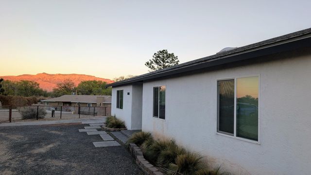 1000 Calle De Celina NW, Corrales, NM 87048