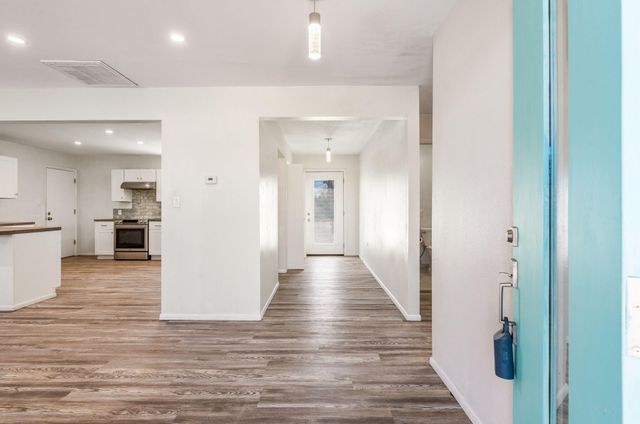 1000 Calle De Celina NW, Corrales, NM 87048