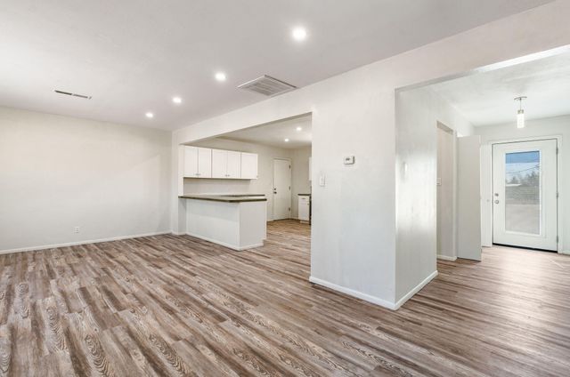 1000 Calle De Celina NW, Corrales, NM 87048