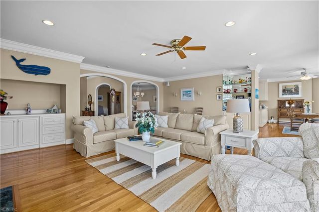 44 Bay Front PL, Hampton, VA 23664