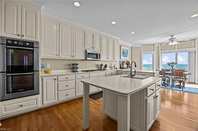 44 Bay Front PL, Hampton, VA 23664