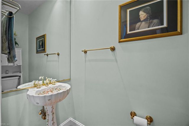 44 Bay Front PL, Hampton, VA 23664