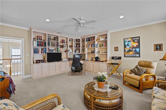 44 Bay Front PL, Hampton, VA 23664