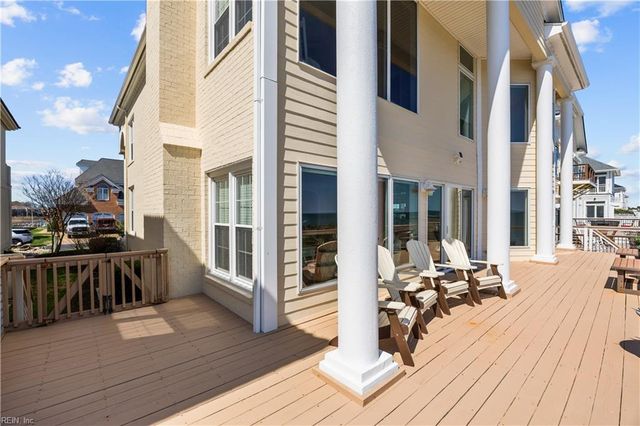 44 Bay Front PL, Hampton, VA 23664