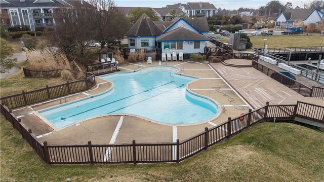 44 Bay Front PL, Hampton, VA 23664
