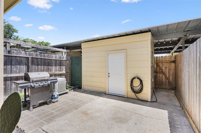 3808 Laura Leigh Drive, Friendswood, TX 77546