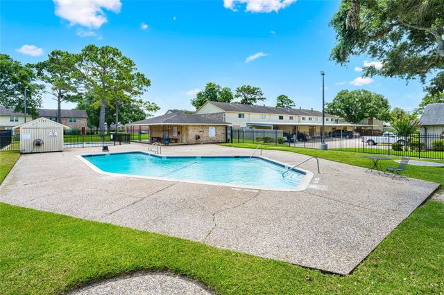 3808 Laura Leigh Drive, Friendswood, TX 77546