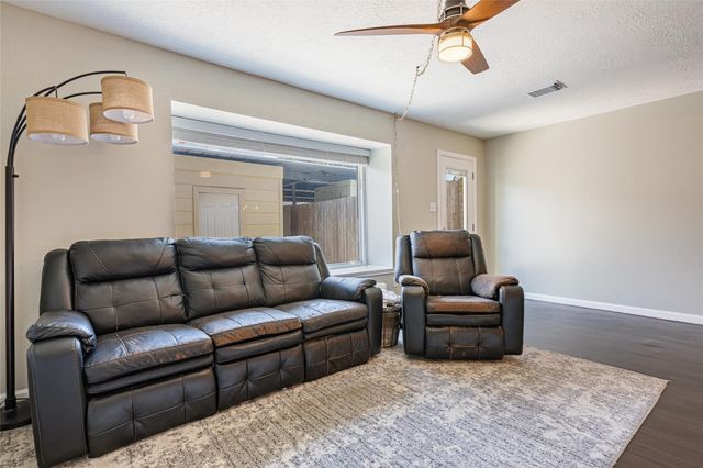 3808 Laura Leigh Drive, Friendswood, TX 77546