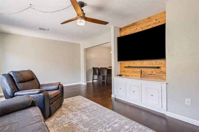 3808 Laura Leigh Drive, Friendswood, TX 77546