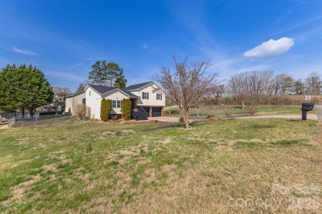 311 N Meadow Drive, Morganton, NC 28655