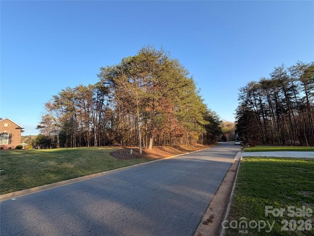 3779 Pinecrest Drive NE 154, Hickory, NC 28601