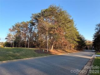 3779 Pinecrest Drive NE 154, Hickory, NC 28601