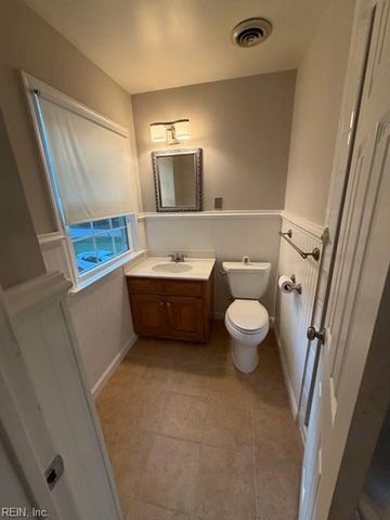 200 Walden DR, Yorktown, VA 23692