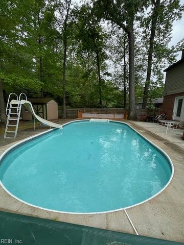 200 Walden DR, Yorktown, VA 23692