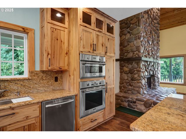 78341 SNAUER Ln, Cottage Grove, OR 97424