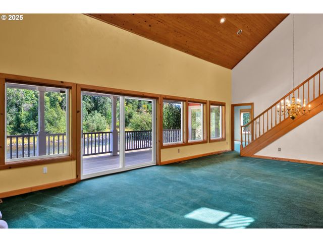 78341 SNAUER Ln, Cottage Grove, OR 97424