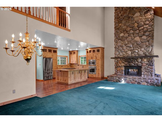 78341 SNAUER Ln, Cottage Grove, OR 97424