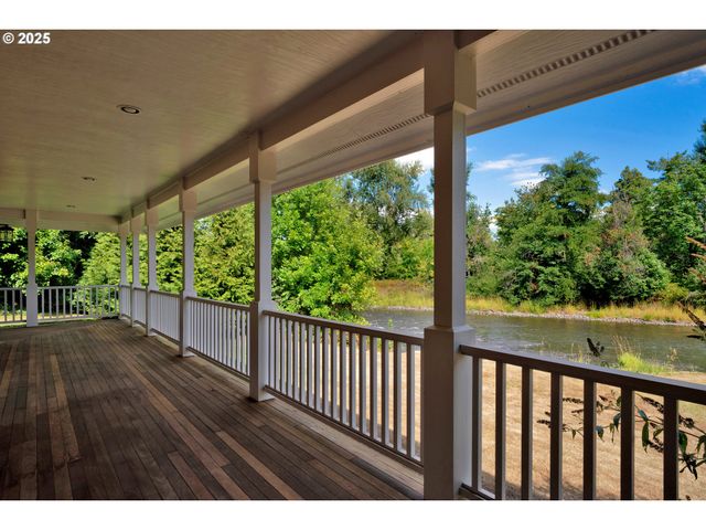 78341 SNAUER Ln, Cottage Grove, OR 97424