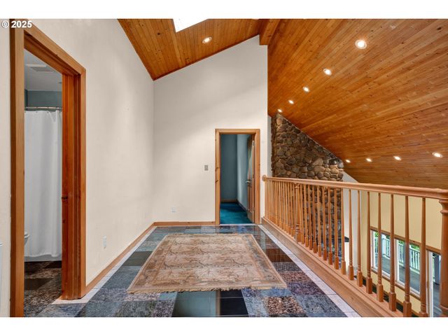 78341 SNAUER Ln, Cottage Grove, OR 97424