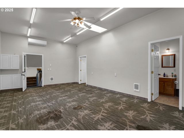 78341 SNAUER Ln, Cottage Grove, OR 97424