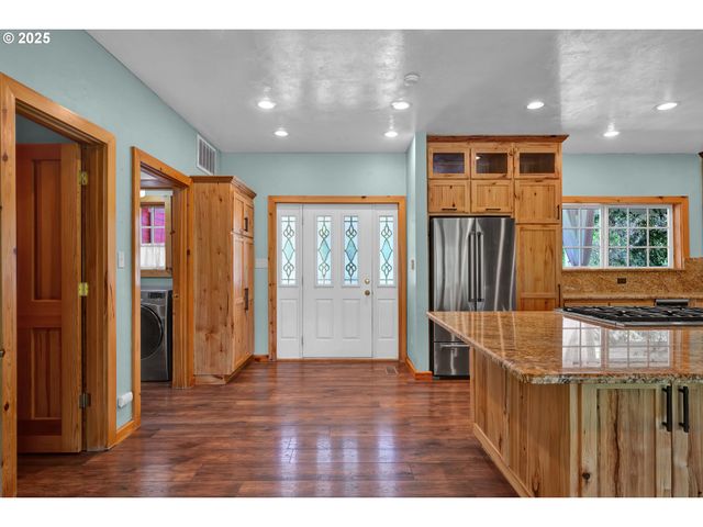 78341 SNAUER Ln, Cottage Grove, OR 97424