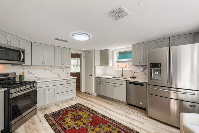 12410 Blossomwood DR, Austin, TX 78727