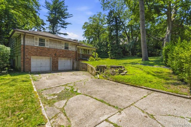 80 Nassau Drive, Great Neck, NY 11021