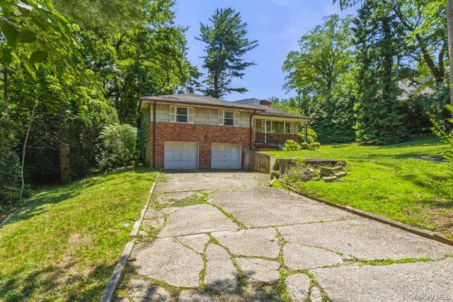 80 Nassau Drive, Great Neck, NY 11021
