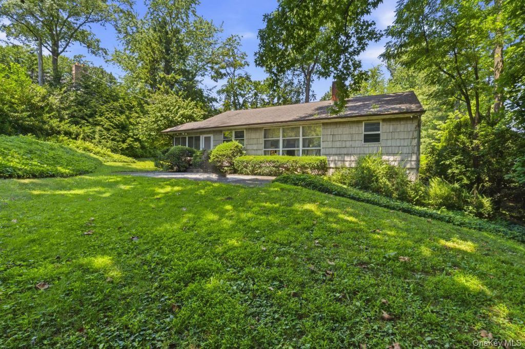 80 Nassau Drive, Great Neck, NY 11021 — photo 5