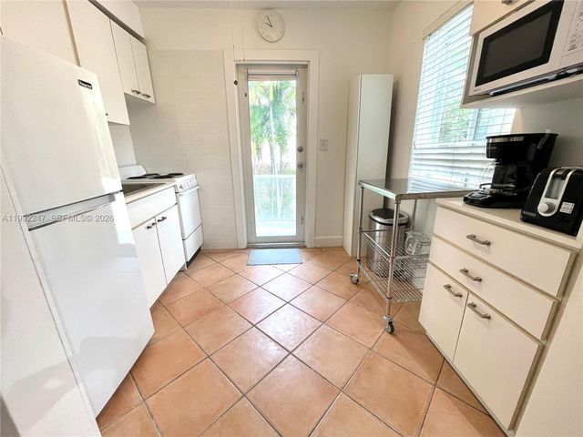 8036 Harding Ave 3, Miami Beach, FL 33141
