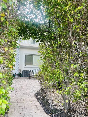 8036 Harding Ave 3, Miami Beach, FL 33141